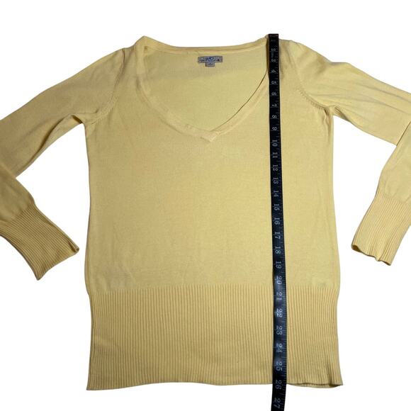 Vintage SO V-Neck Knit Sweater Size Medium Butter Yellow Preppy Academic Casual - Picture 7 of 7